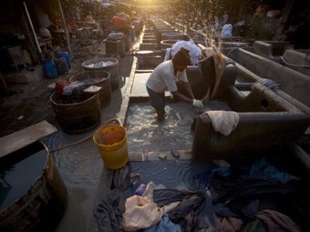 Прачечная Дхоби гхат в Мумбаи. С сайта geo.ru